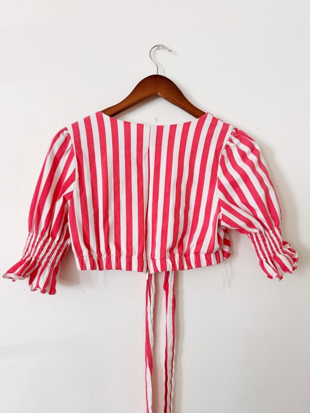 DO+BE red & White Stripe Tie-Front Crop Top small - Picture 6 of 7